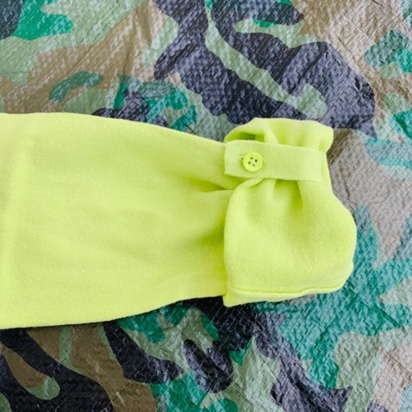 Crew neck light weight sweater size small - Picture 5 of 7